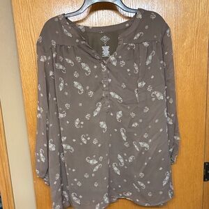 5 for $25 St. John's Bay Taupe Paisley Blouse